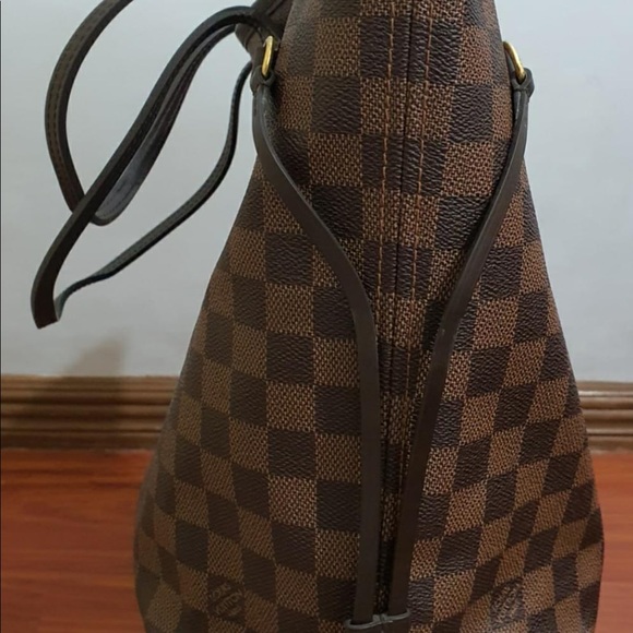 LV Neverfull Damier Ebene MM - Picture 8 of 13